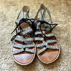 ANAKI Paris leather sandals